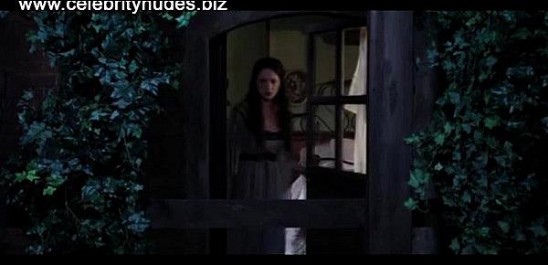  Asia Argento Nude In Dracula